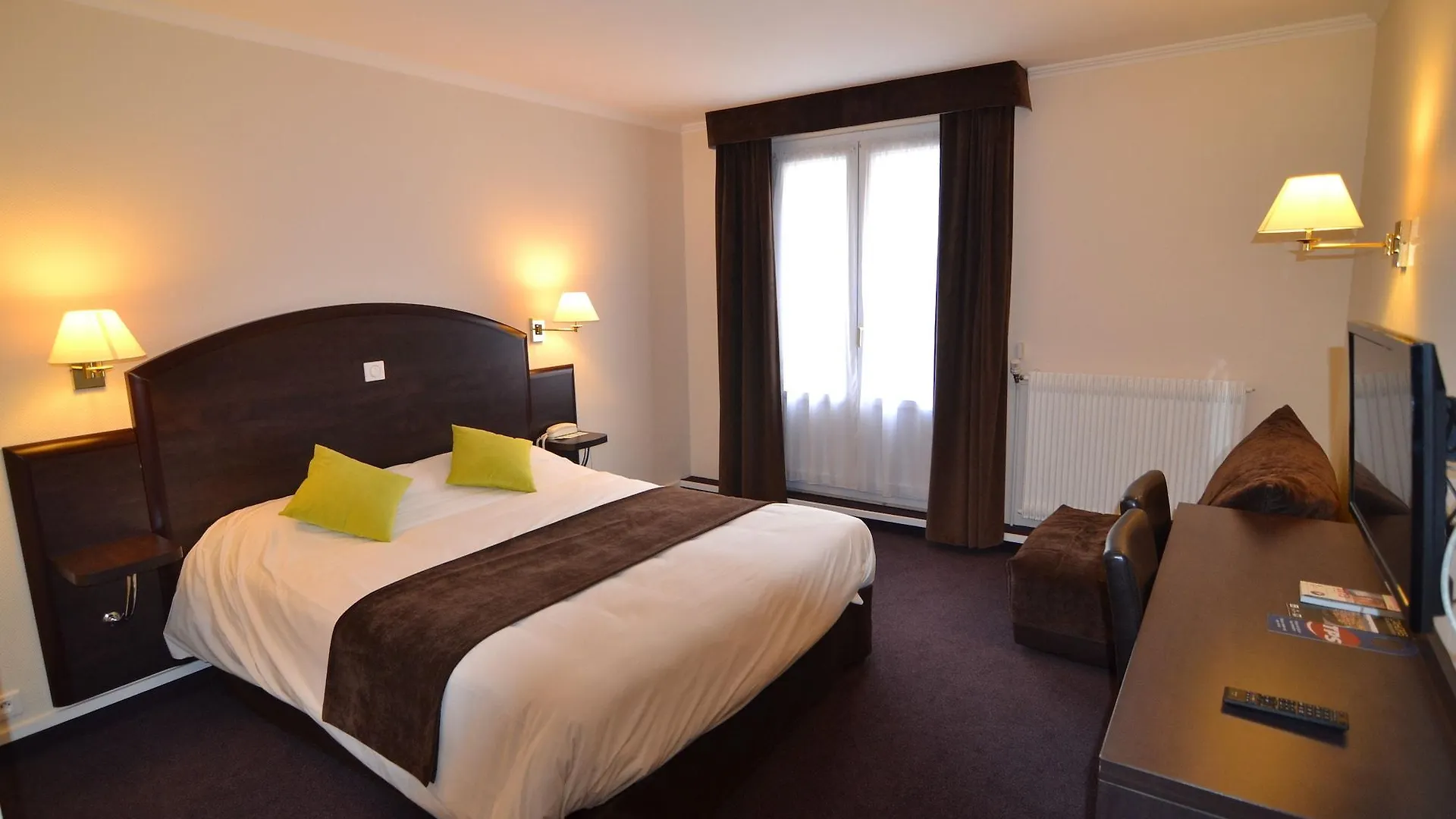 ***  Brit Hotel Cahors - Le France France